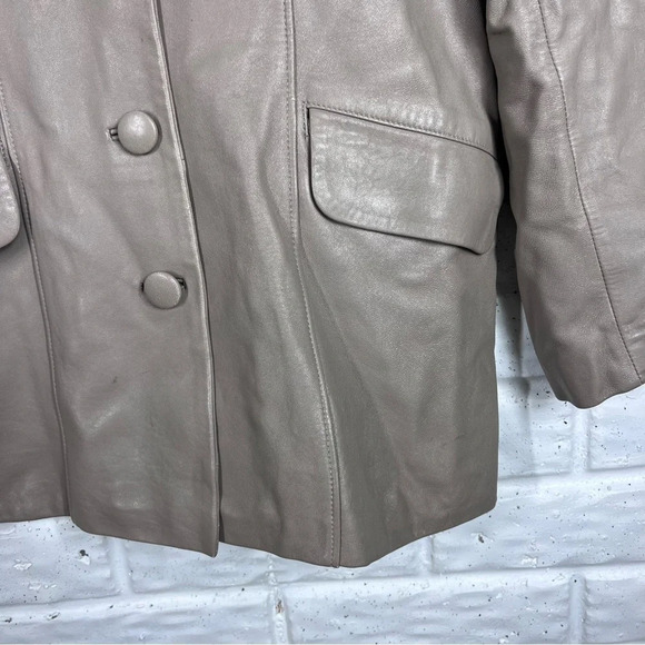 VINTAGE “REAL LEATHER” Smooth Light tan Leather Coat Size Medium Covered Buttons - Picture 4 of 9